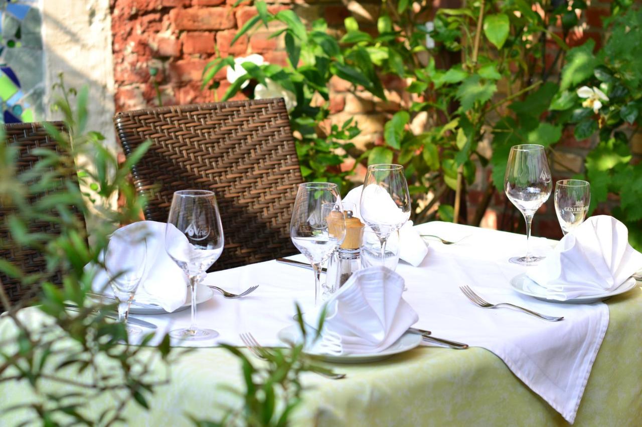 Restaurant & Hotel Olive 格赖夫斯瓦尔德 外观 照片